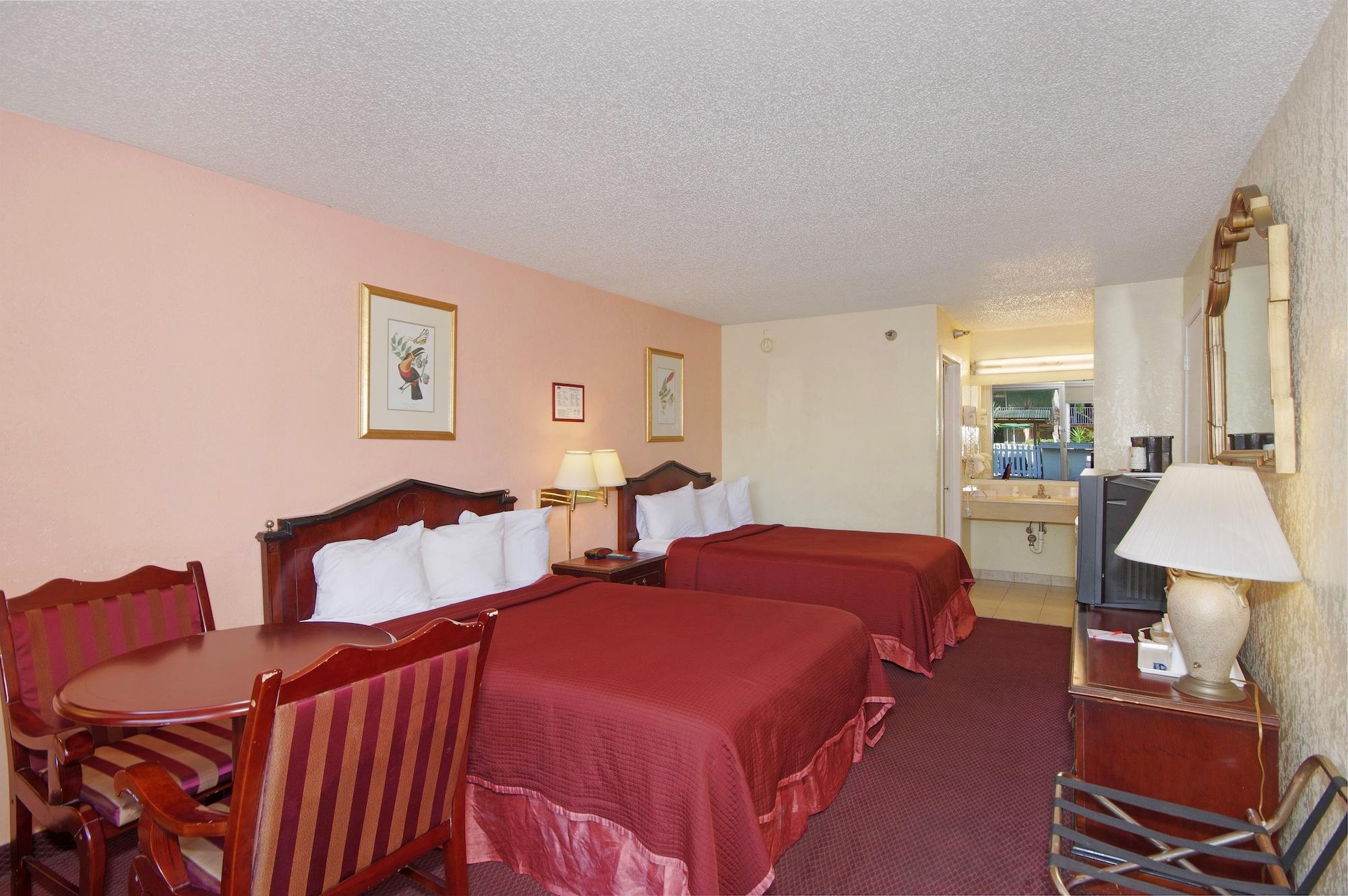 Howard Johnson By Wyndham Tropical Palms קיסימי מראה חיצוני תמונה
