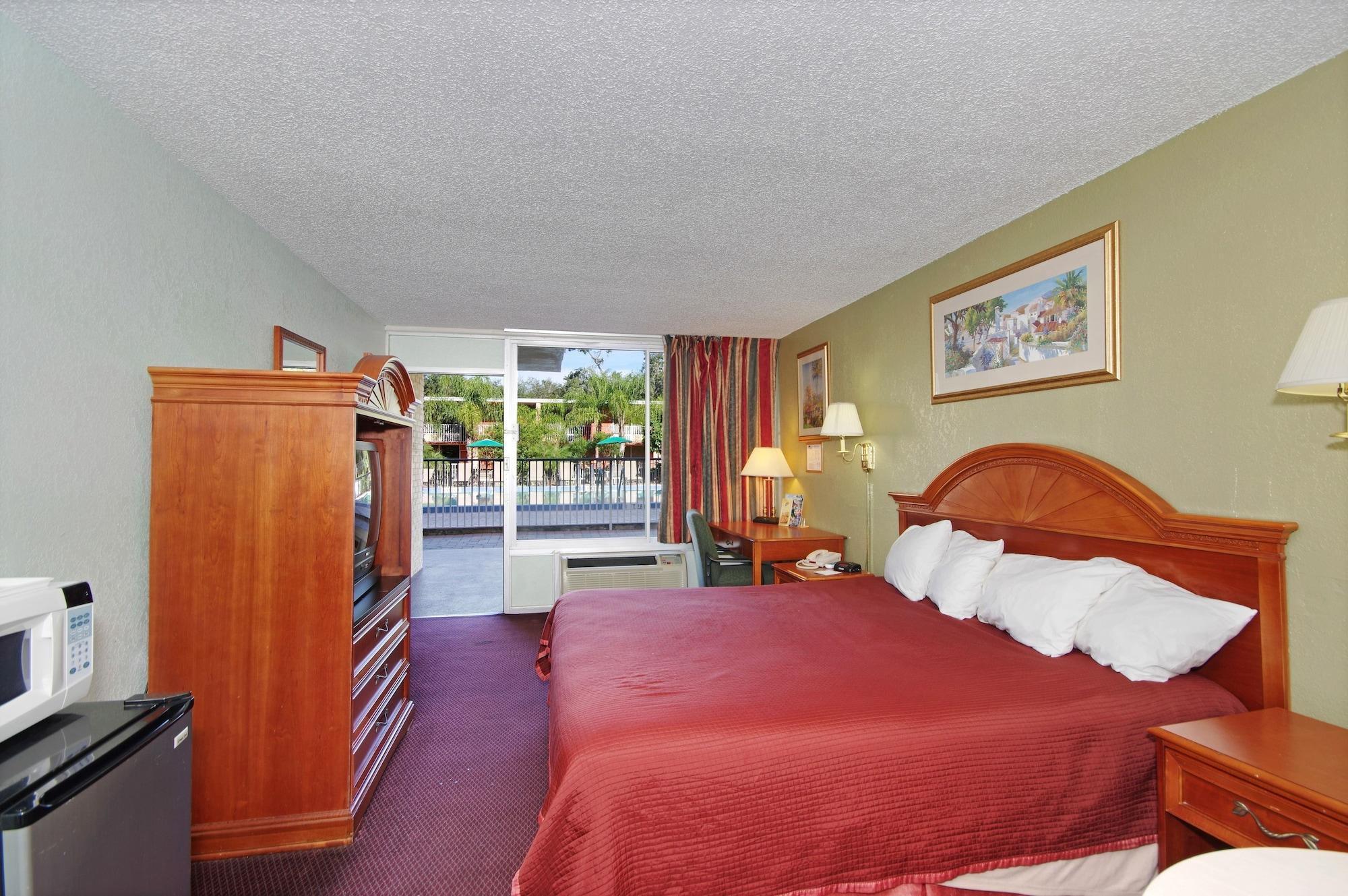Howard Johnson By Wyndham Tropical Palms קיסימי מראה חיצוני תמונה