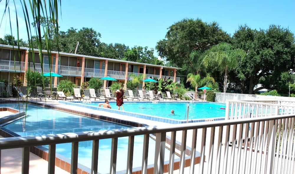 Howard Johnson By Wyndham Tropical Palms קיסימי מראה חיצוני תמונה